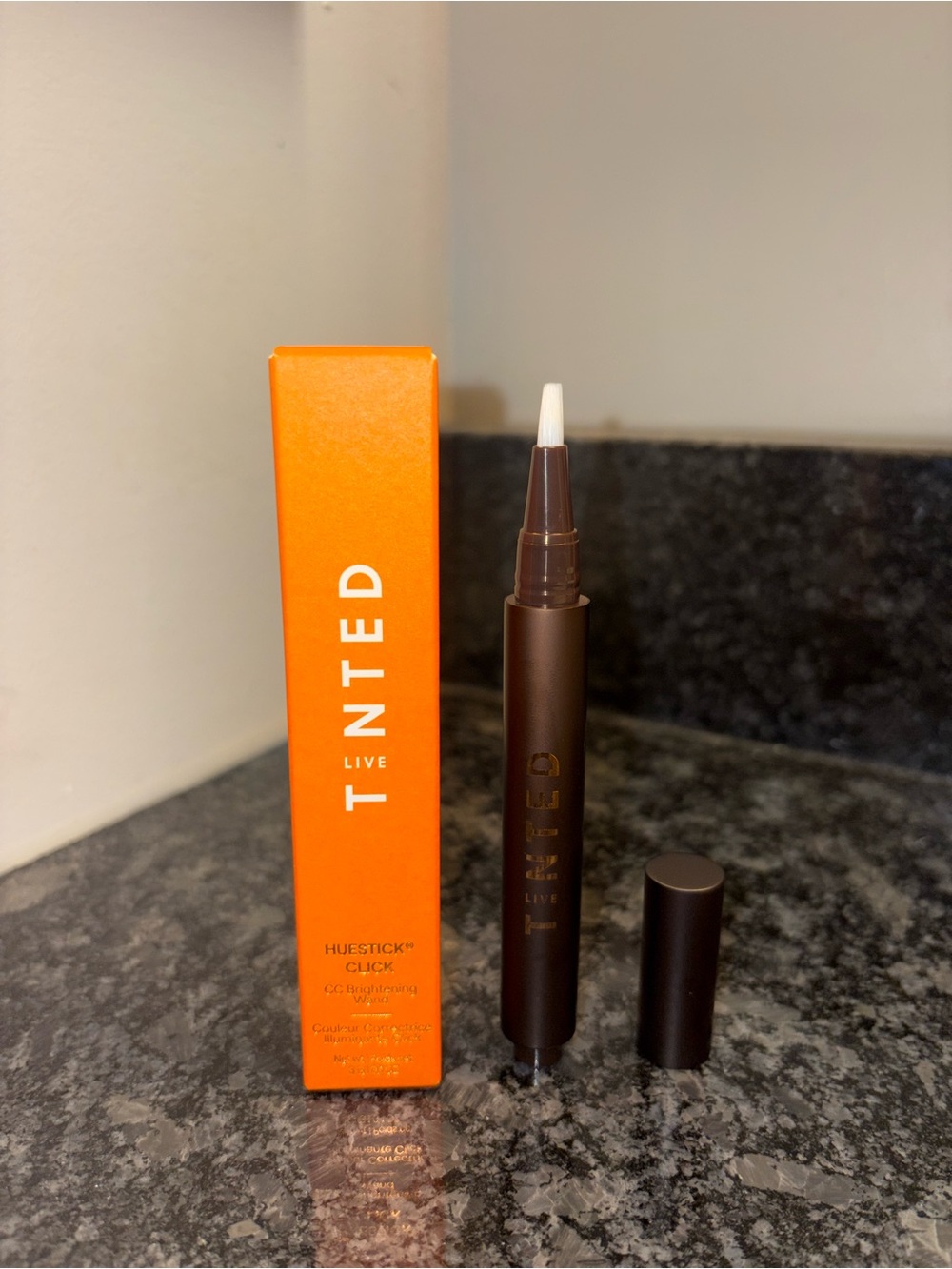 LiveTinted HUESTICK® Click CC Brightening Wand